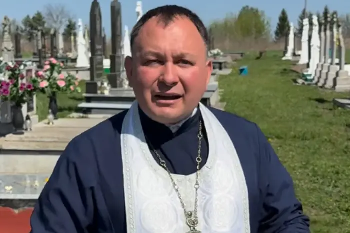 Darf man Essen auf den Gräbern von Verwandten lassen? Erklärung des Priesters der PZKU
