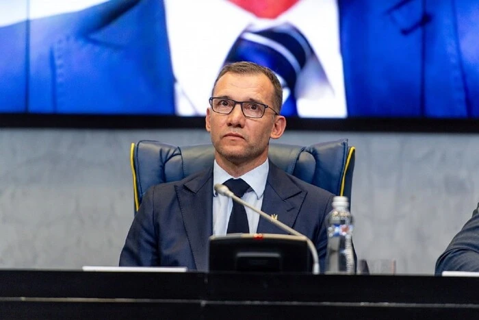 Schwenken fordert FIFA- und UEFA-Führungskräfte auf, die Ukraine zu besuchen