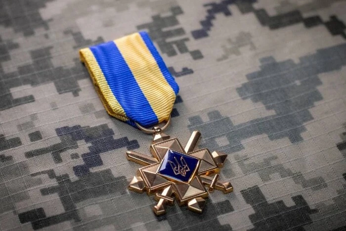 Selenskyj hat den neuen Brigadegeneral, der in der Region Donetsk kämpft, mit dem 'Kreuz für militärliche Verdienste' ausgezeichnet