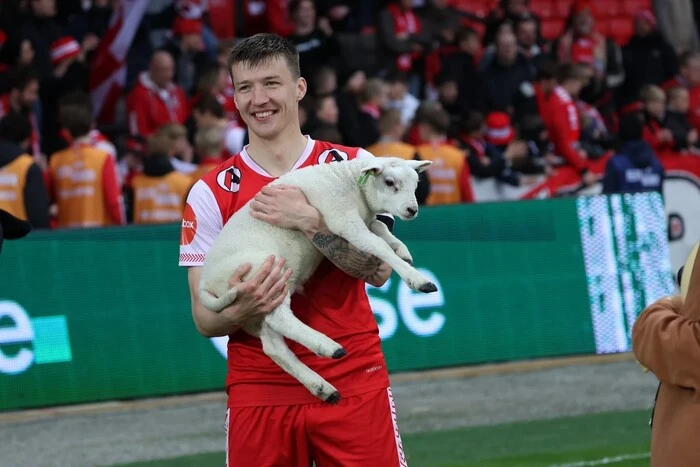 Der norwegische Verein schenkte dem besten Spieler des Spiels ein Lamm