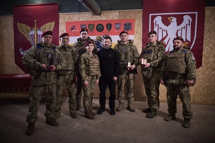 Зеленський нагородив воїнів на Курщині