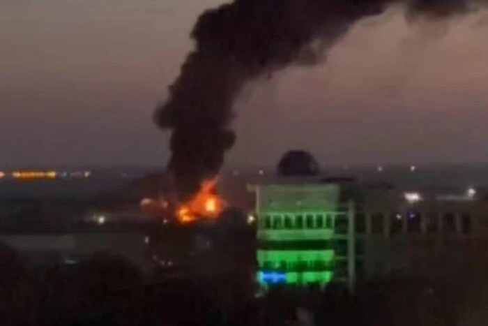 In der russischen Stadt Orenburg ertönte eine Explosion: Das Heizkraftwerk brennt
