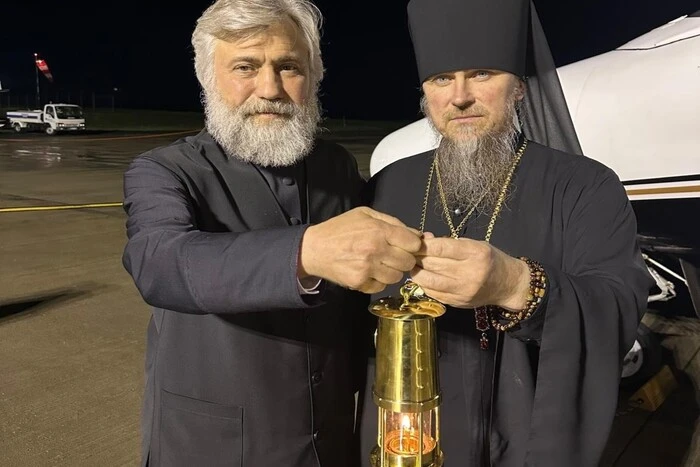 «Der heilige Feuer ist bereits in der Ukraine». Ein flüchtiger Abgeordneter hat einen Fake veröffentlicht