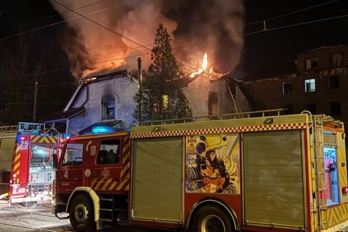 Russische Streitkräfte haben Dnipro massiv mit Drohnen angegriffen: Das Wichtigste der Nacht