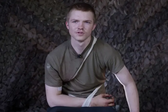 „Wir wurden in einen Käfig gesetzt und mit Stöcken geschlagen“. Der Besatzer erklärte, warum er sich den Streitkräften der Ukraine ergab