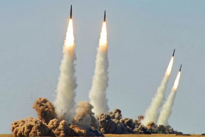 Bereitet Russland einen neuen Angriff vor? Russland schließt den Luftraum über dem Übungsplatz, von dem der