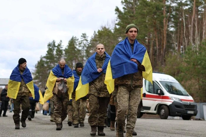 Die Ukraine und Russland tauschen Gefangene kurz vor Ostern aus – Reuters