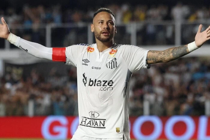Verließ das Feld in Tränen. Neymar konnte aufgrund einer Verletzung das Spiel in der brasilianischen Meisterschaft nicht beenden