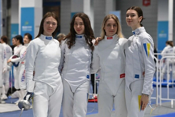 Ukrainische Juniorenfechterinnen gewannen Gold bei der Weltmeisterschaft