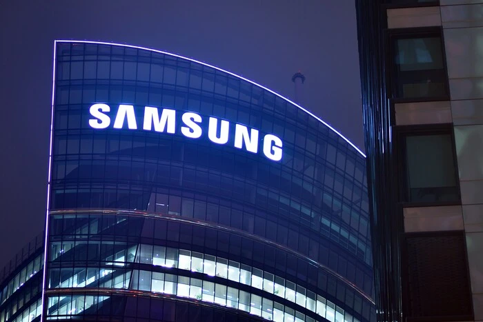 Samsung startet die Massenproduktion von Speicherchips für Computer mit künstlicher Intelligenz