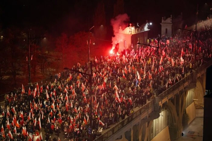 EU flag on fire and dozens arrested