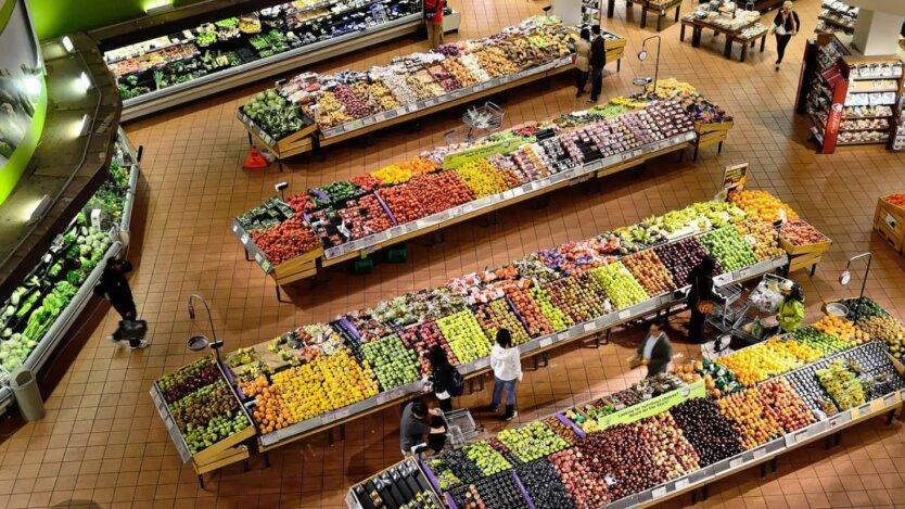 Popular berry sets price record