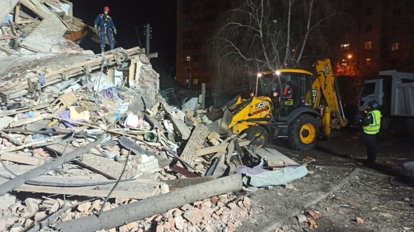 Die Russische Föderation hat einen Raketenangriff auf Polizisten in Charkiw verübt: 1 Person ist gestorben, weitere 30 sind verletzt