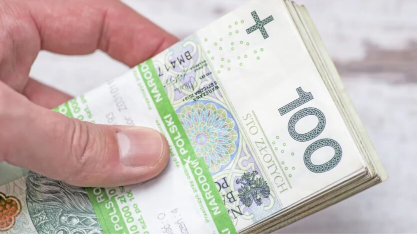 Ukraińcy w Polsce otrzymają dotacje do 200 tysięcy hrywien: komu i jak wypłacą pomoc od Czerwonego Krzyża