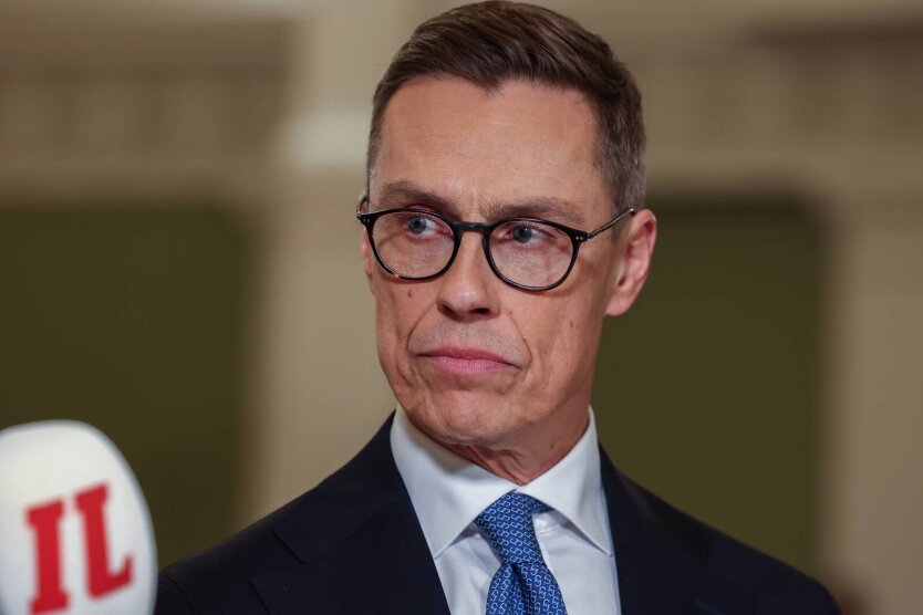 Stubbs schlug die Ernennung eines EU-Sondergesandten vor und beschrieb die Etappen für die Entsendung von Truppen in die Ukraine