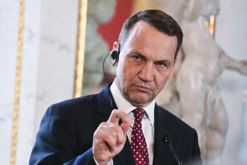 Sikorski: Polen wird logistische Unterstützung für die Friedensmission leisten, aber Truppen nicht in die Ukraine entsenden