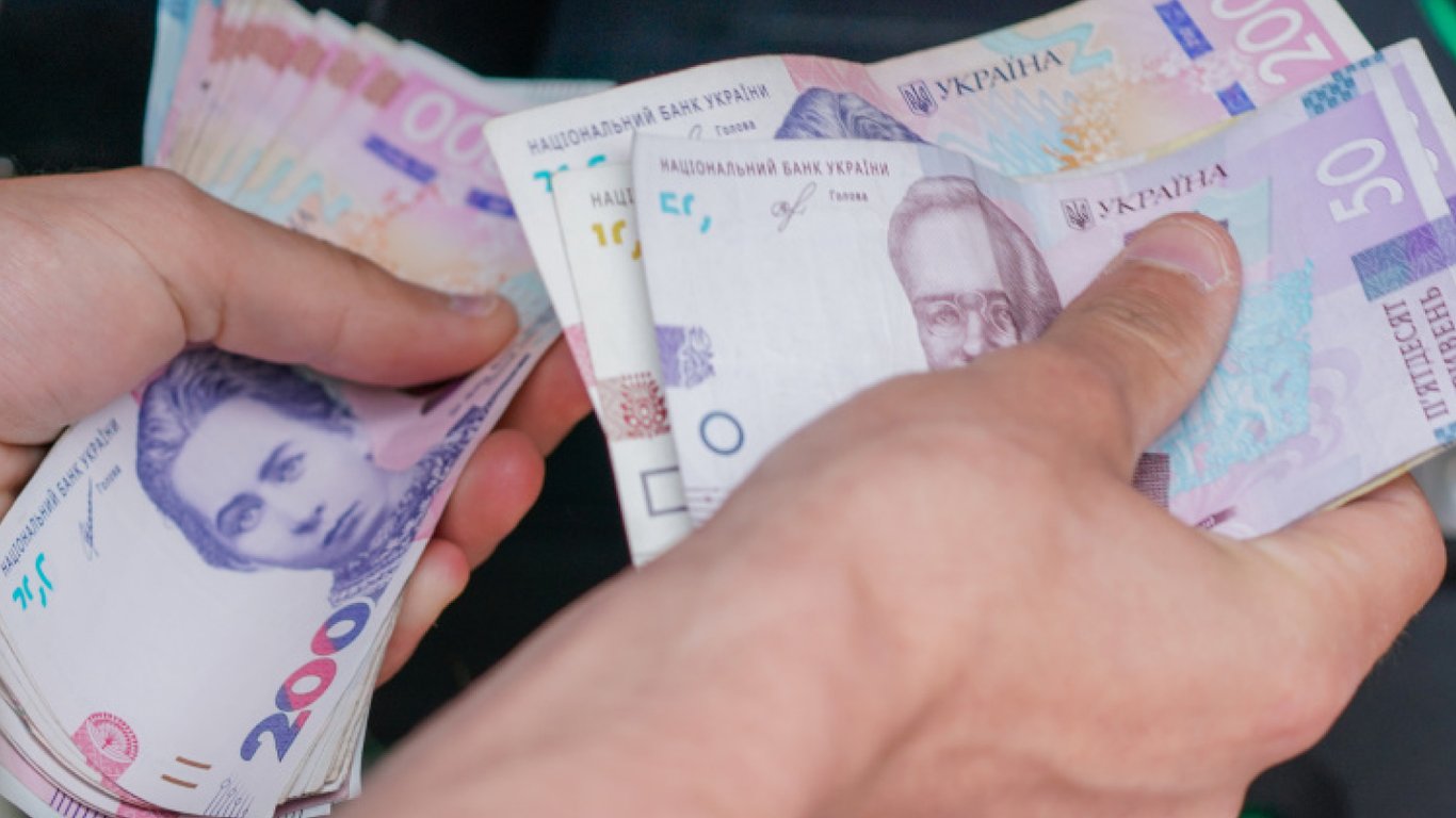 Помощь в 10,8 тыс. грн — кому из украинцев доступны выплаты