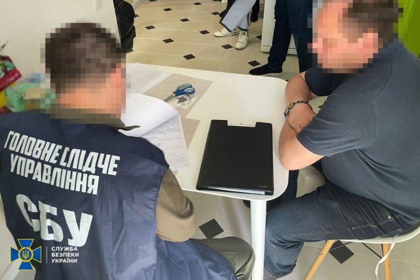 SBU ujawnia defraudację dziesiątek milionów na zakup karabinów dla Sił Zbrojnych Ukrainy: szczegóły schematu