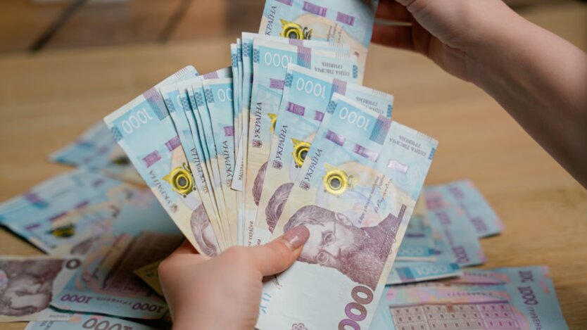 Bußgeld von bis zu 17.000 Hryvnia: Ukrainern droht eine Strafe wegen Geldstäben